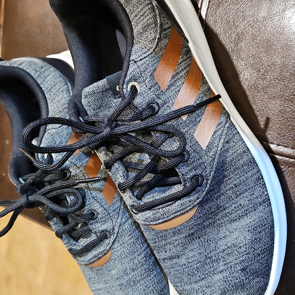 Ladies sneakers